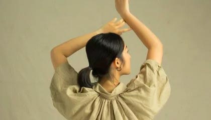 开云-广东男篮分享队内训练片段：小崔的麦考尔1v1私教课